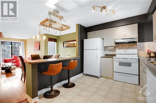 210 Alvin Road, Ottawa, ON - Indoor Photo Showing Kitchen