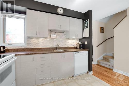 210 Alvin Road, Ottawa, ON - Indoor Photo Showing Kitchen