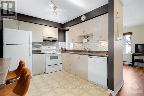 210 Alvin Road, Ottawa, ON - Indoor Photo Showing Kitchen