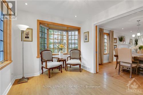 19 Farnham Crescent, Ottawa, ON - Indoor Photo Showing Dining Room