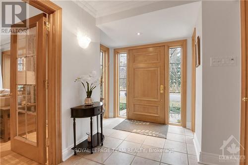 19 Farnham Crescent, Ottawa, ON - Indoor Photo Showing Other Room