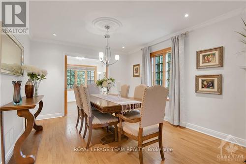 19 Farnham Crescent, Ottawa, ON - Indoor Photo Showing Dining Room