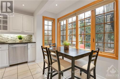 19 Farnham Crescent, Ottawa, ON - Indoor Photo Showing Dining Room