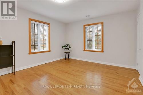 19 Farnham Crescent, Ottawa, ON - Indoor Photo Showing Other Room