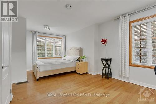 19 Farnham Crescent, Ottawa, ON - Indoor Photo Showing Bedroom