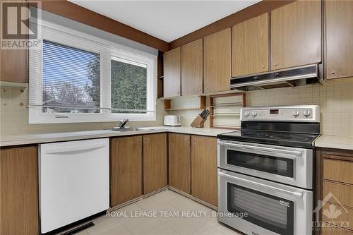 44 Ashgrove Crescent, Ottawa, ON - Indoor Photo Showing Kitchen