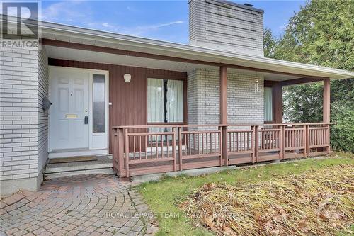 44 Ashgrove Crescent, Ottawa, ON - Outdoor