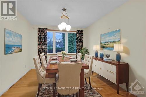 44 Ashgrove Crescent, Ottawa, ON - Indoor Photo Showing Dining Room