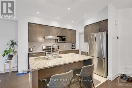 308 Rainrock Crescent, Ottawa, ON - Indoor Photo Showing Kitchen With Upgraded Kitchen