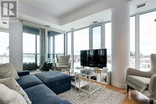 803 - 200 Lett Street, Ottawa, ON - Indoor Photo Showing Living Room