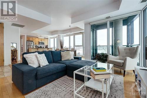 803 - 200 Lett Street, Ottawa, ON - Indoor Photo Showing Living Room