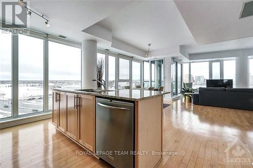 803 - 200 Lett Street, Ottawa, ON - Indoor Photo Showing Kitchen