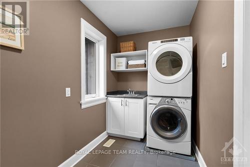 8044 Adam Baker Way, Ottawa, ON - Indoor Photo Showing Laundry Room