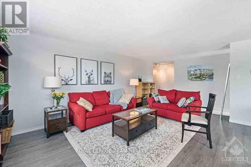 304 - 40 Arthur Street, Ottawa, ON - Indoor Photo Showing Living Room