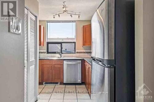 304 - 40 Arthur Street, Ottawa, ON - Indoor Photo Showing Kitchen With Stainless Steel Kitchen