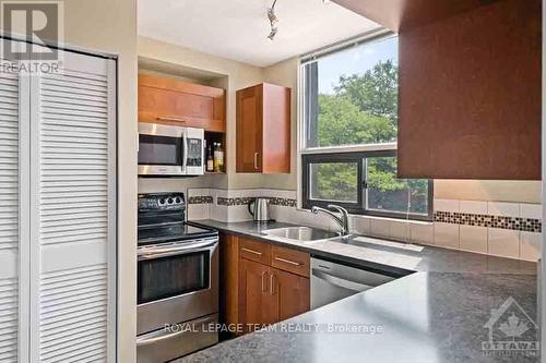 304 - 40 Arthur Street, Ottawa, ON - Indoor Photo Showing Kitchen With Double Sink