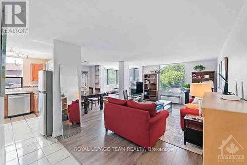 304 - 40 Arthur Street, Ottawa, ON - Indoor Photo Showing Living Room