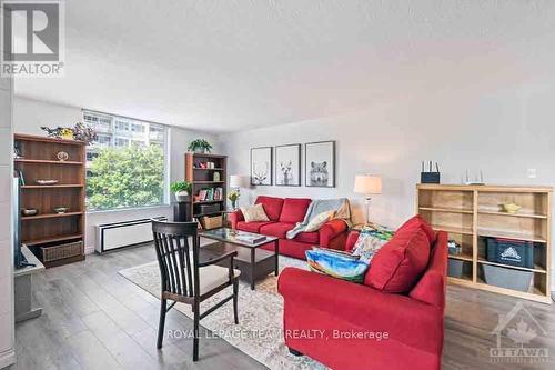 304 - 40 Arthur Street, Ottawa, ON - Indoor Photo Showing Living Room