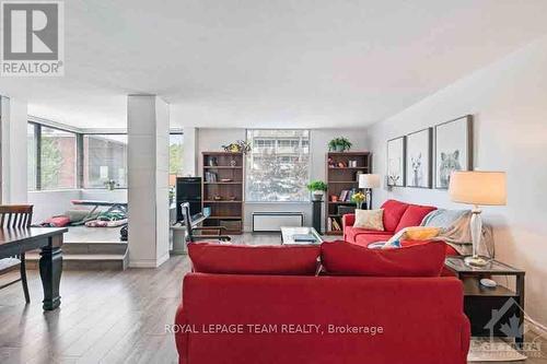 304 - 40 Arthur Street, Ottawa, ON - Indoor Photo Showing Living Room