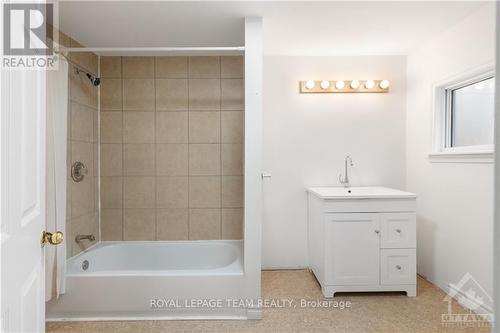 721 Bayview Drive, Ottawa, ON - Indoor Photo Showing Bathroom