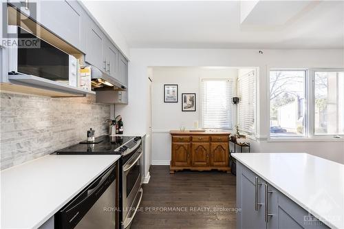 52 Reaney Court, Ottawa, ON - Indoor Photo Showing Kitchen With Upgraded Kitchen