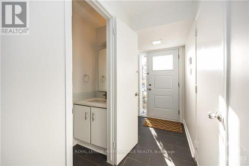 52 Reaney Court, Ottawa, ON - Indoor Photo Showing Other Room