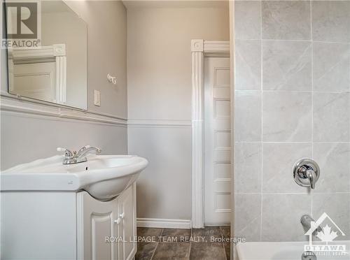 308-310 Cumberland Street, Ottawa, ON - Indoor Photo Showing Bathroom