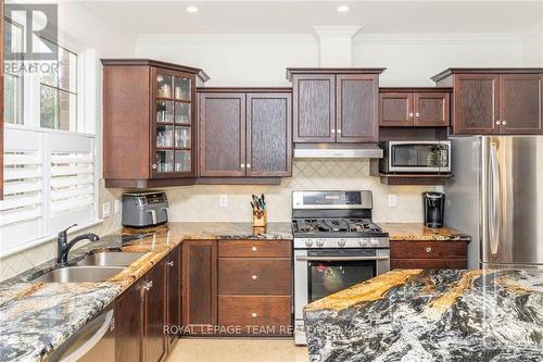 411 Oban Pvt, Ottawa, ON - Indoor Photo Showing Kitchen With Double Sink