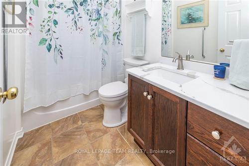 411 Oban Pvt, Ottawa, ON - Indoor Photo Showing Bathroom