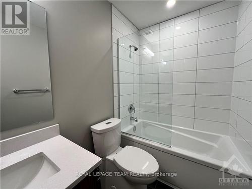 303 - 360 Deschatelets Avenue, Ottawa, ON - Indoor Photo Showing Bathroom