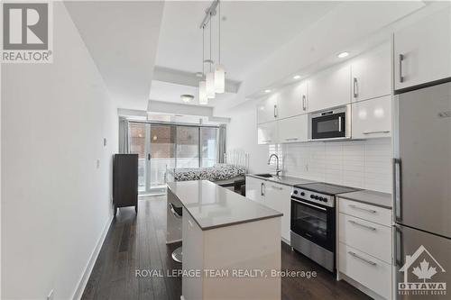 307 - 255 Bay Street, Ottawa, ON - Indoor Photo Showing Kitchen With Stainless Steel Kitchen With Upgraded Kitchen