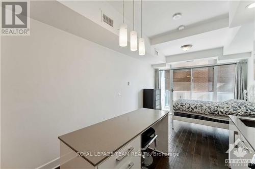 307 - 255 Bay Street, Ottawa, ON - Indoor Photo Showing Kitchen