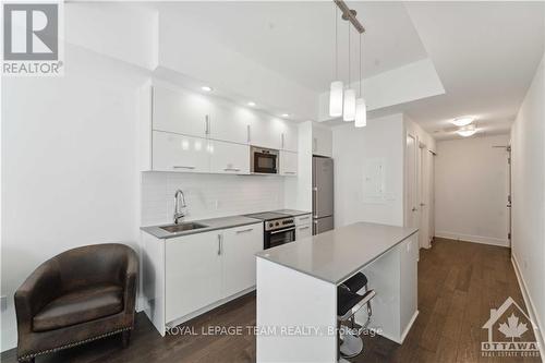 307 - 255 Bay Street, Ottawa, ON - Indoor Photo Showing Kitchen