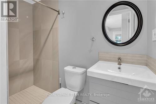 2196 Lenester Avenue, Ottawa, ON - Indoor Photo Showing Bathroom