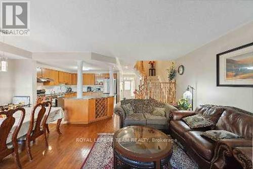 115 Destiny, Ottawa, ON - Indoor Photo Showing Living Room