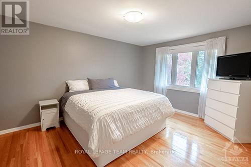 73 Aero Drive, Ottawa, ON - Indoor Photo Showing Bedroom