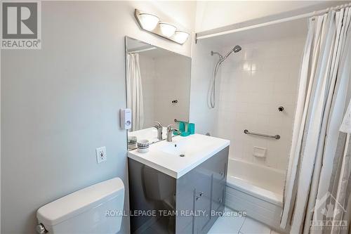 73 Aero Drive, Ottawa, ON - Indoor Photo Showing Bathroom