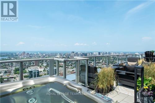 4101 - 805 Carling Avenue, Ottawa, ON - Outdoor With View