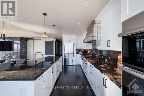 4101 - 805 Carling Avenue, Ottawa, ON - Indoor Photo Showing Kitchen With Upgraded Kitchen