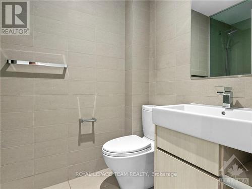 804 - 199 Slater Street, Ottawa, ON - Indoor Photo Showing Bathroom