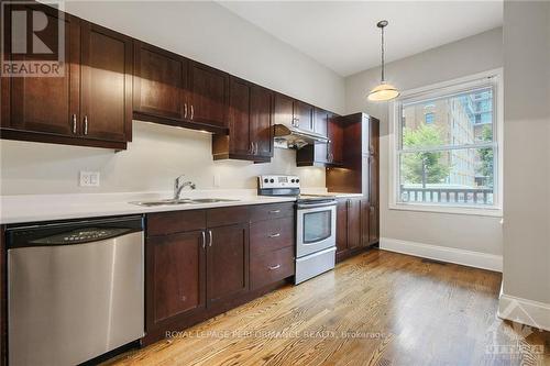 123 York Street, Ottawa, ON - Indoor Photo Showing Kitchen With Double Sink