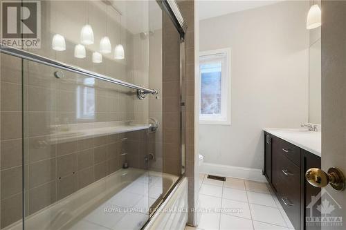 121 York Street, Ottawa, ON - Indoor Photo Showing Bathroom