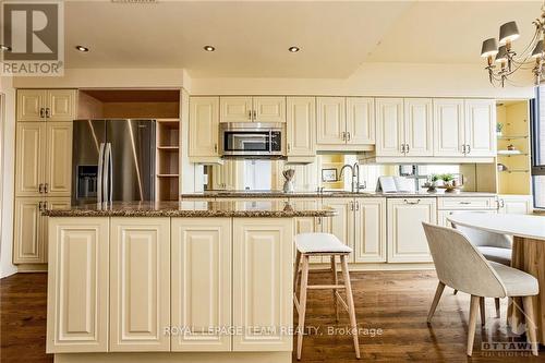 1201 - 40 Boteler Street, Ottawa, ON - Indoor Photo Showing Kitchen With Upgraded Kitchen