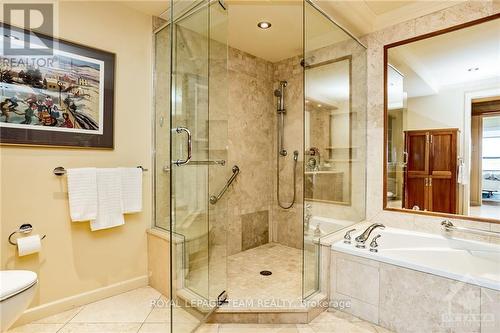 1201 - 40 Boteler Street, Ottawa, ON - Indoor Photo Showing Bathroom