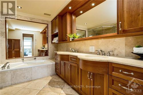 1201 - 40 Boteler Street, Ottawa, ON - Indoor Photo Showing Bathroom