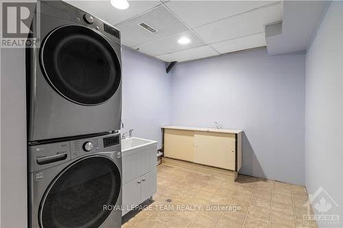 34 Shadetree Crescent, Ottawa, ON - Indoor Photo Showing Laundry Room