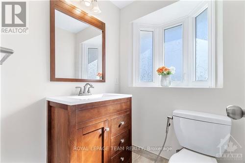 34 Shadetree Crescent, Ottawa, ON - Indoor Photo Showing Bathroom