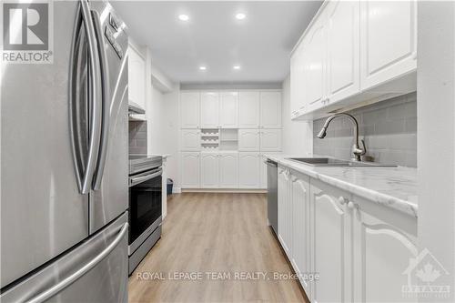 34 Shadetree Crescent, Ottawa, ON - Indoor Photo Showing Kitchen With Upgraded Kitchen