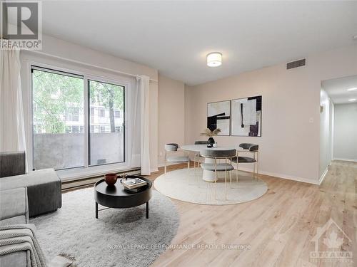 205 - 199 Kent Street, Ottawa, ON - Indoor Photo Showing Living Room