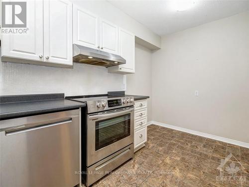 205 - 199 Kent Street, Ottawa, ON - Indoor Photo Showing Kitchen